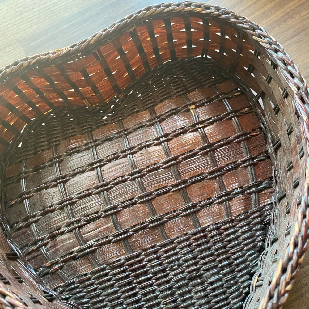 Heart Shaped Wicker Catch all Trays / Baskets 2pc. - Picture 5 of 7